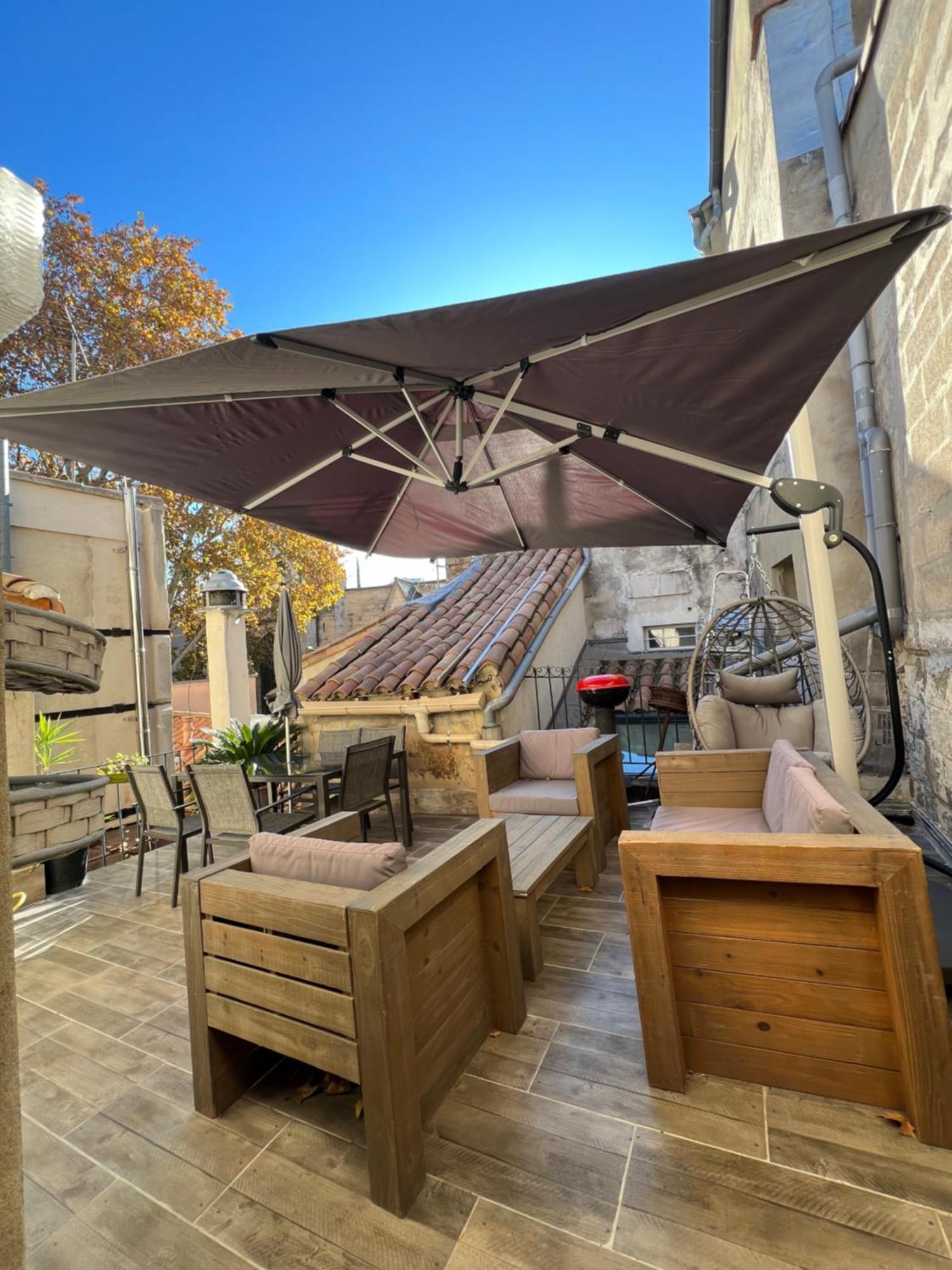 Apartamento RÉNOVÉ, vue SUR Palais des Papes, terrasse et WIFI TROISIEME ETAGE Aviñón Exterior foto