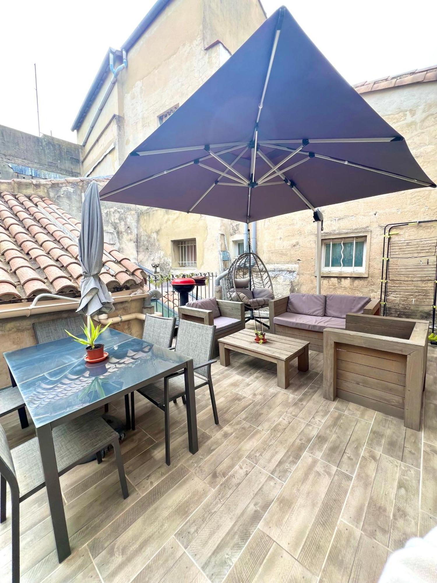 Apartamento RÉNOVÉ, vue SUR Palais des Papes, terrasse et WIFI TROISIEME ETAGE Aviñón Exterior foto